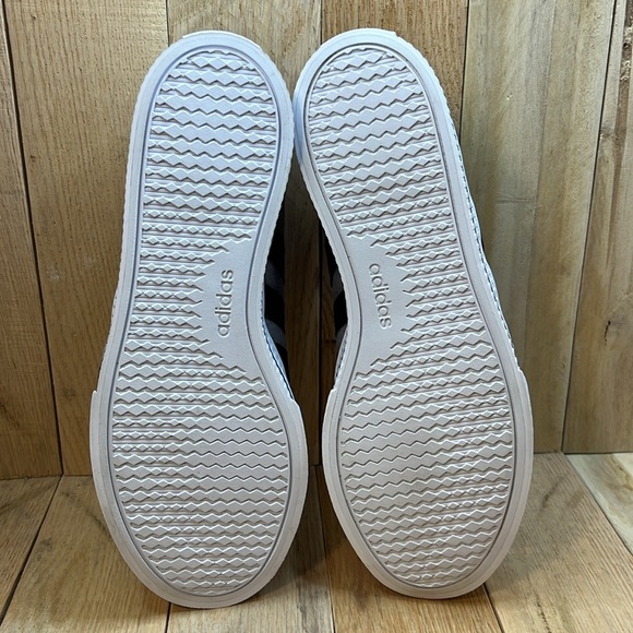 Men's Adidas Gray, Black, and White Daily 3.0 Skateboarding Shoes - Picture 8 of 11